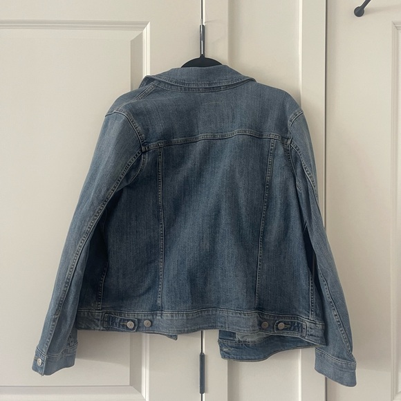 Levi Jacket - Picture 2 of 3